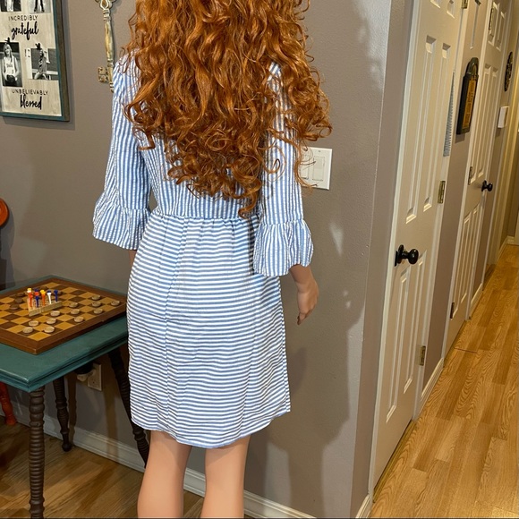🚫SOLD🚫 Adorable blue white striped seersucker dress - Picture 12 of 16